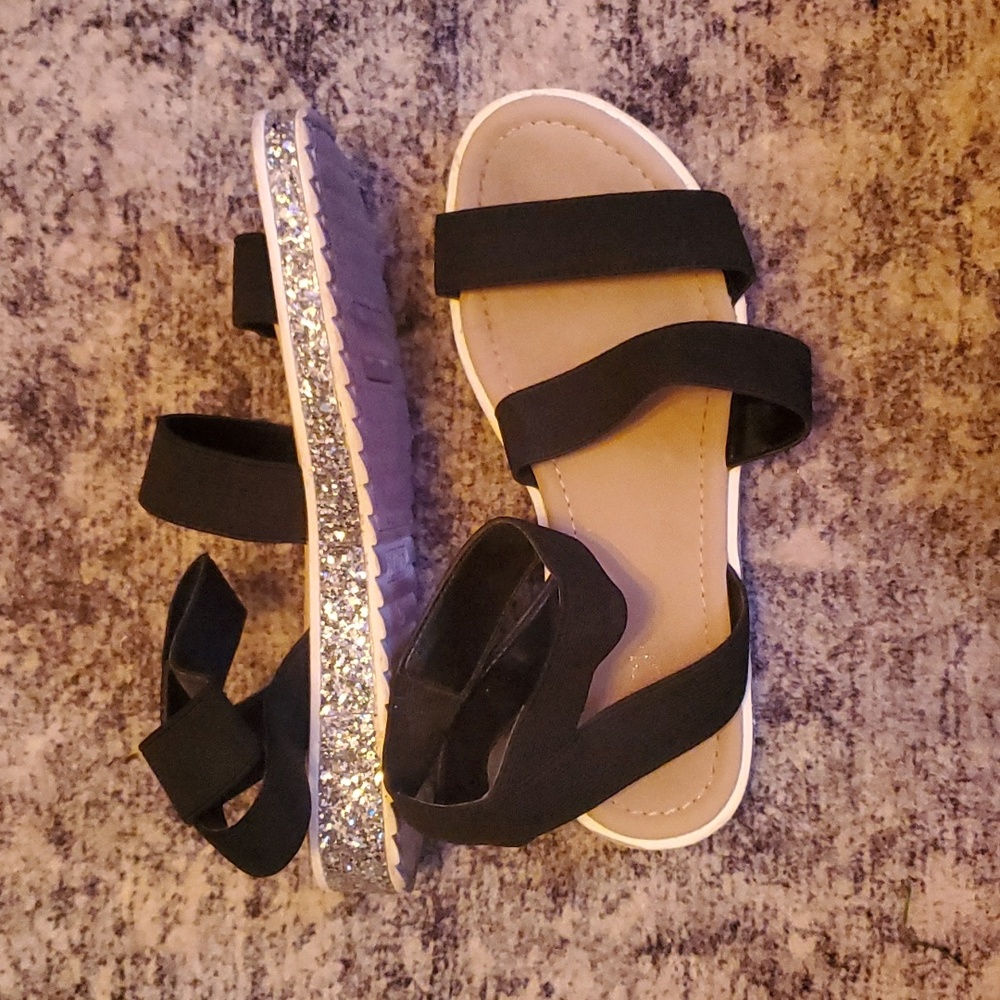 Open toe kids sandals